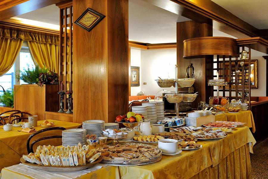 Hotel Touring Madonna Esterno foto