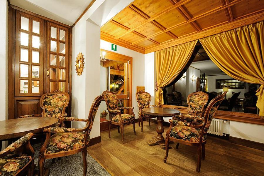 Hotel Touring Madonna Esterno foto